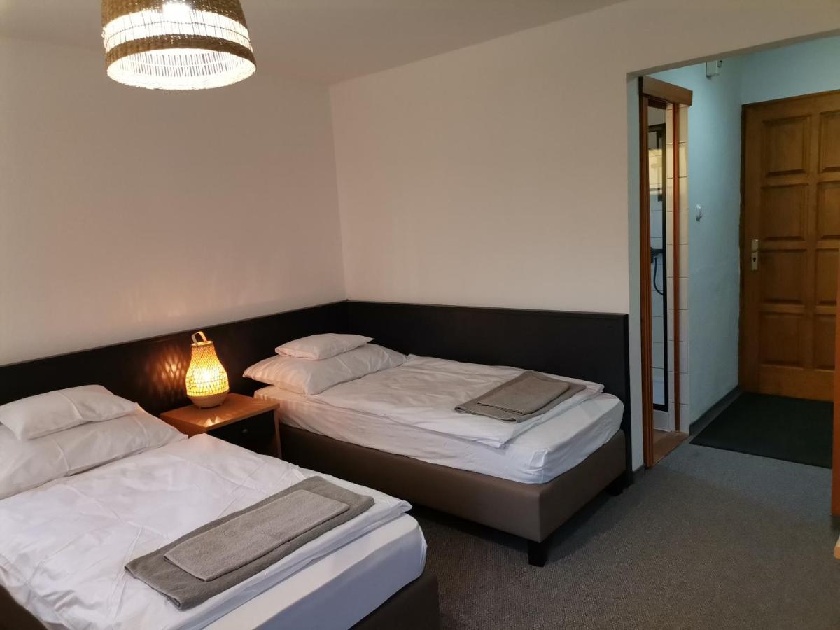 Jonathan Bed&Pizza Komarom Ngoại thất bức ảnh